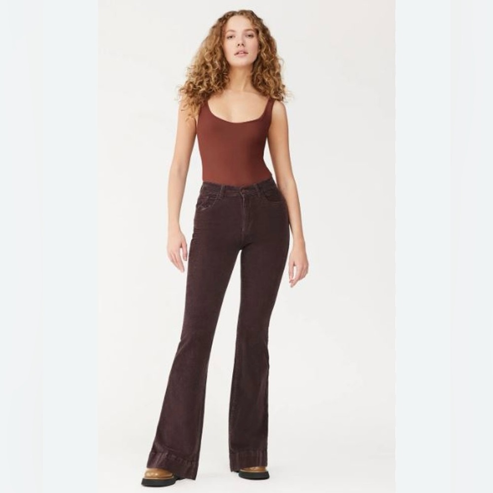 Old Navy women’s 16P higher high rise, waist flare, leg, the pants new with tags